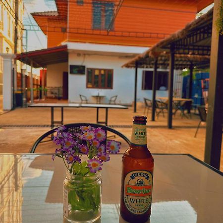 Venn Hostel Vientiane Luaran gambar